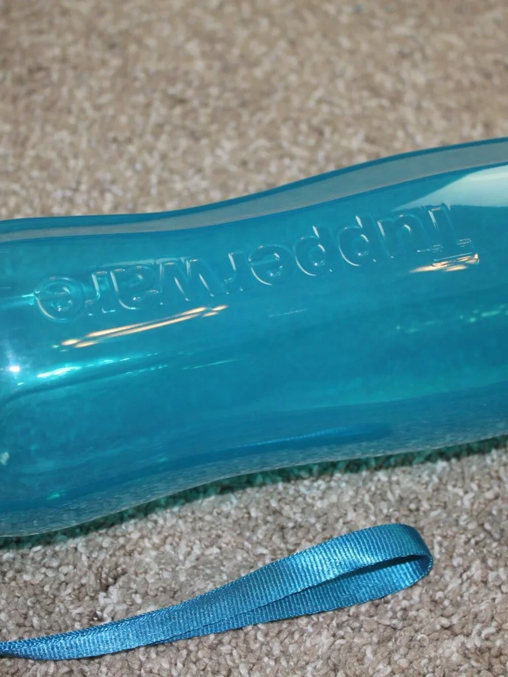 Tupperware To Go Easy Eco Flip Top Water Bottle Blue w Strap 25oz 750ml FLAWS